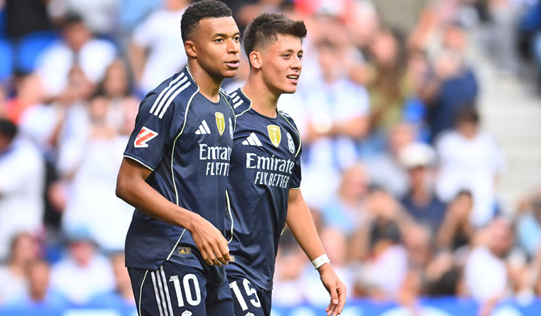 Kylian Mbappe y Arda Guler festejan un gol del Real Madrid