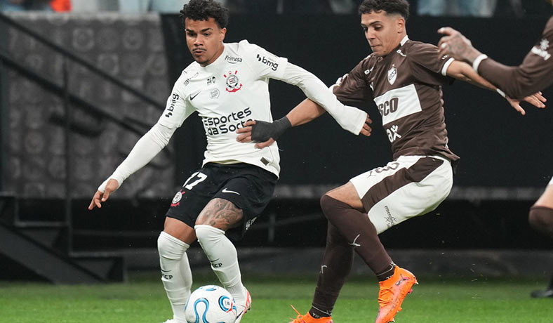 Pronósticos de Corinthians vs Paranaense en un duelo de equipos en alza en Brasil