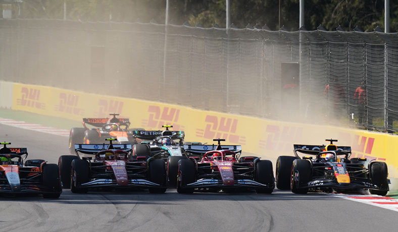 Max Verstappen contra Ferrari y McLaren en el GP de México