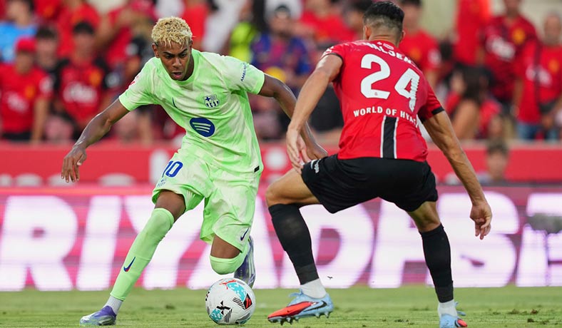 Lamine Yamal de Barcelona en partido ante Mallorca