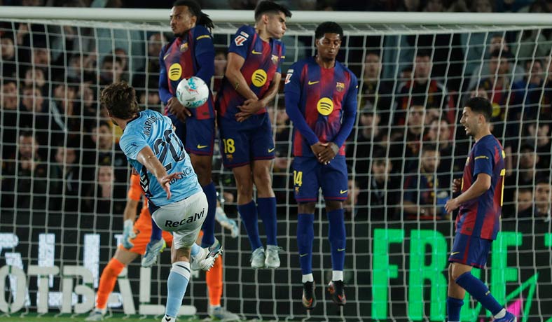 Kounde, Gerard Martin y Rashford del Barcelona ante el Celta