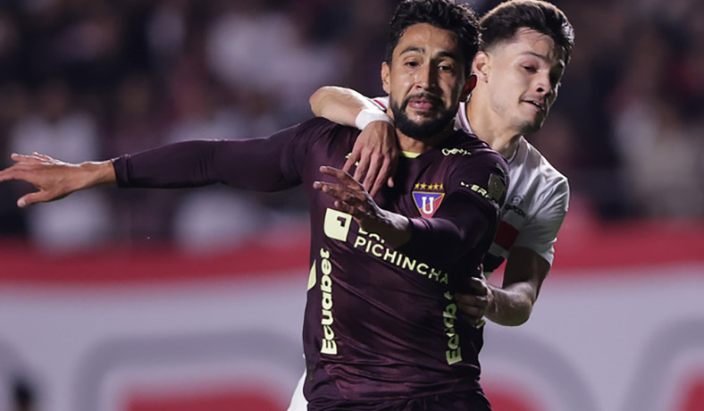 Jeison Medina de Liga en partido de Copa Libertadores